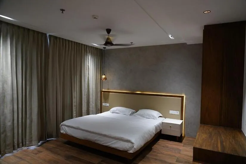 Royal Holidays & Stays Pattambi