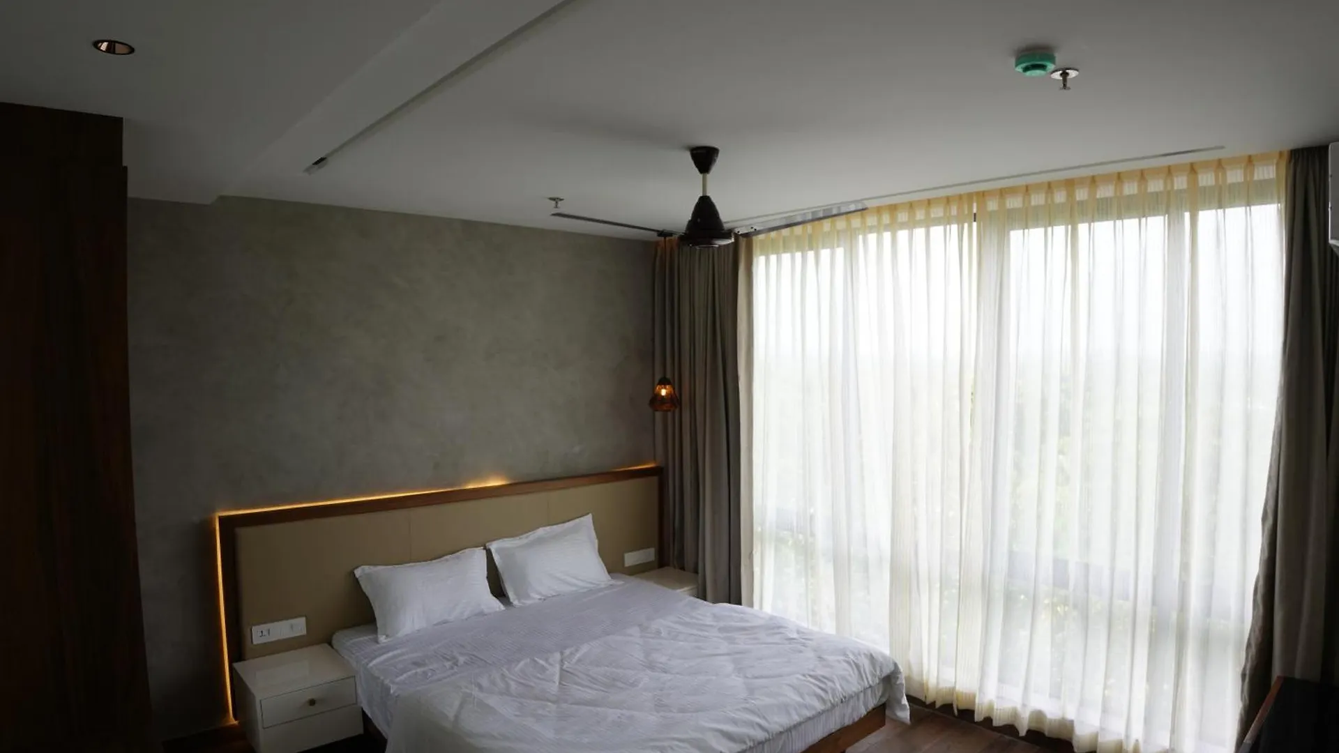 Royal Holidays & Stays Pattambi